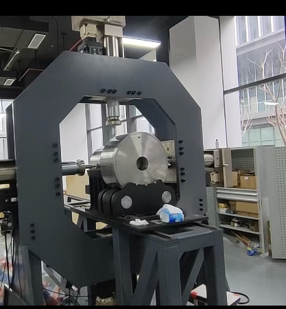 三轴压缩岩石破裂试验设备